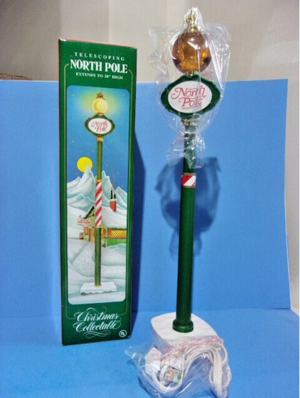 Vintage Santa's Best NORTH POLE Telescoping Light Lamp Post Christmas Decoration